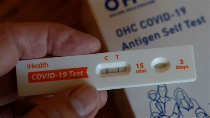 Can you enter Canada with a positive Covid test?