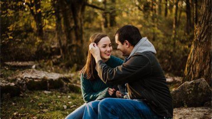How does a man in love treat his woman?