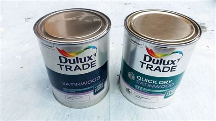 Is Dulux satinwood water or oil based?